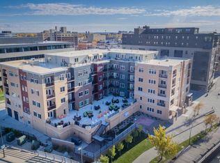 401 N Washington St #F320A52C6, Green Bay, WI 54301