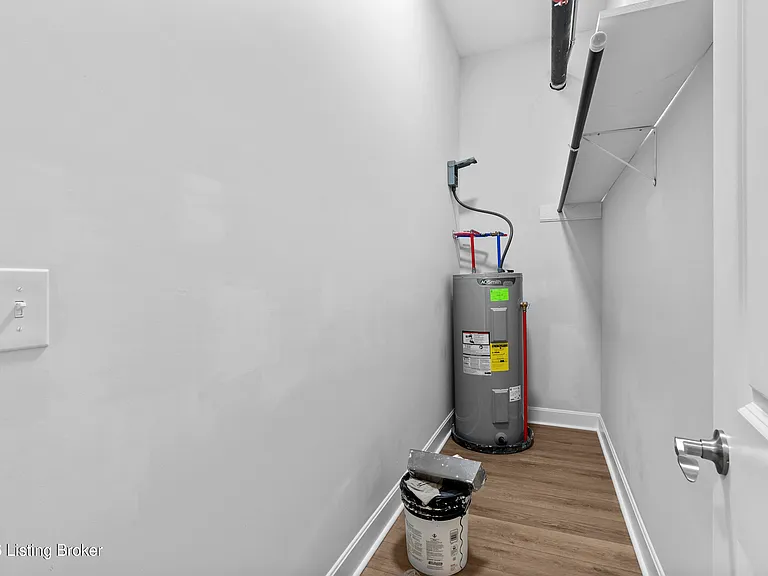 540 S 4th St #401 — Photo 33