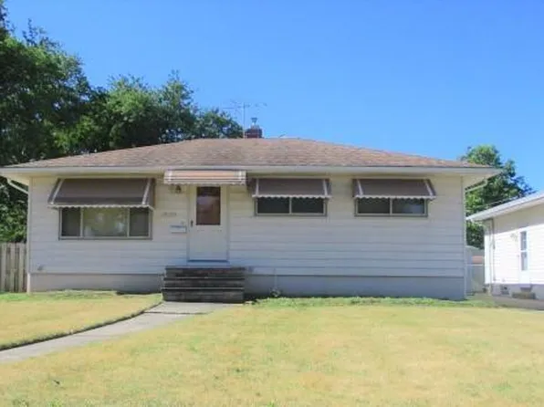 19305 Apelt Ave, Cleveland, OH 44135