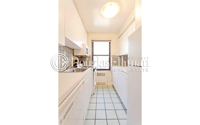 Rented by Douglas Elliman | media 28