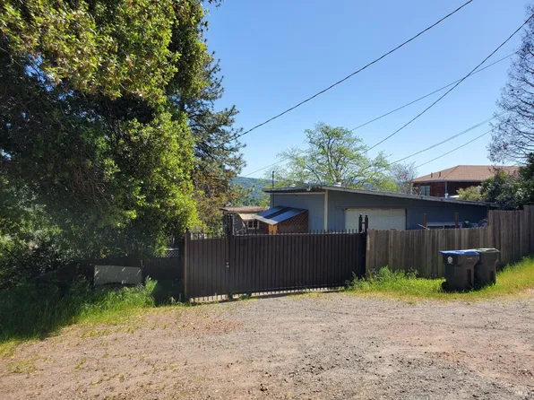 12830 Lakeview Dr, Clearlake Oaks, CA 95423