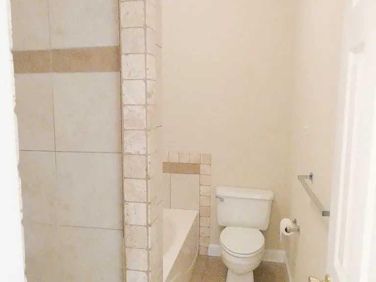 230 Chadwick Ln — Photo 10