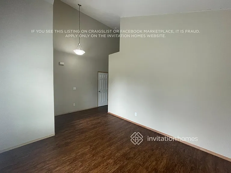 211 Williams Blvd NE — Photo 3