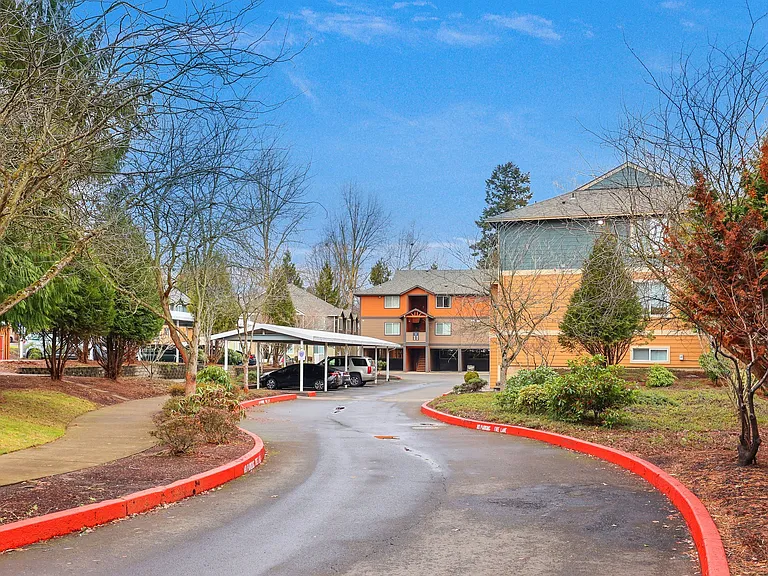 Zachary Park Apartments — Photo 13