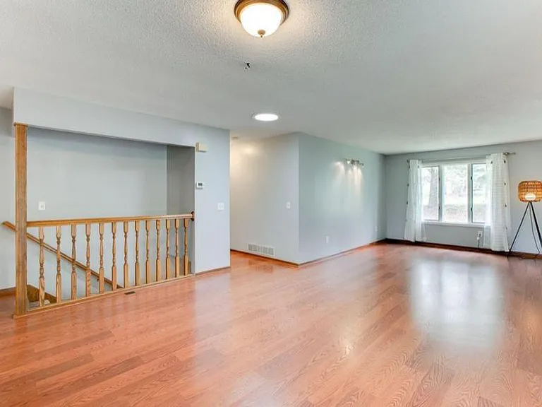 5410 Hyland Greens Dr — Photo 2