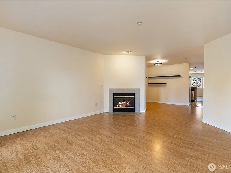 12406 SE 31st St #202 — Photo 4