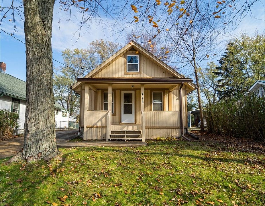 1st image of 285 Pauline Ave