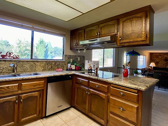3rd image of 1195 Foxenwood Dr
