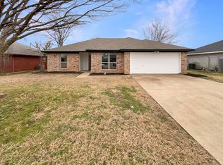 106 Janis St, Alvarado, TX 76009