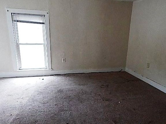 2nd image of 28 William St