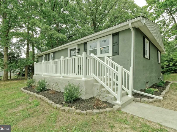 808 E Malaga Rd, Williamstown, NJ 08094