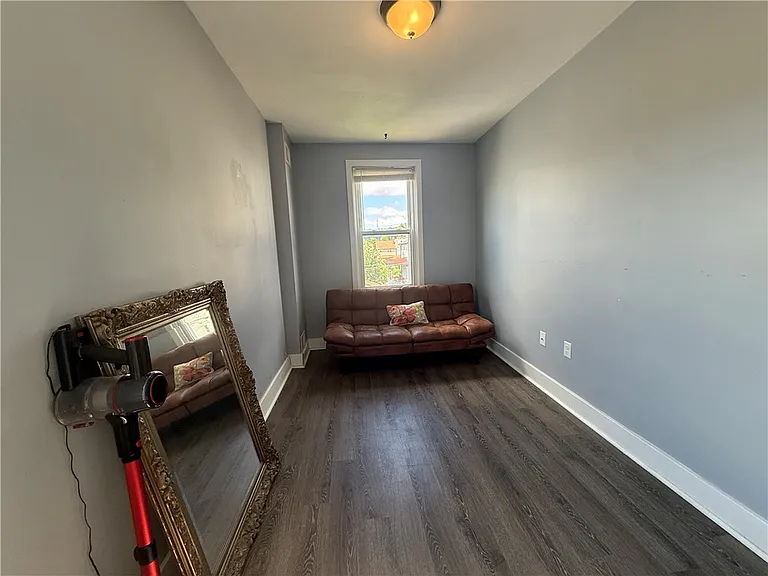 907 Spring Way — Photo 28