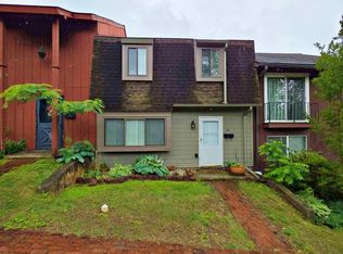 60 Woodlake Dr, Charlottesville, VA 22901