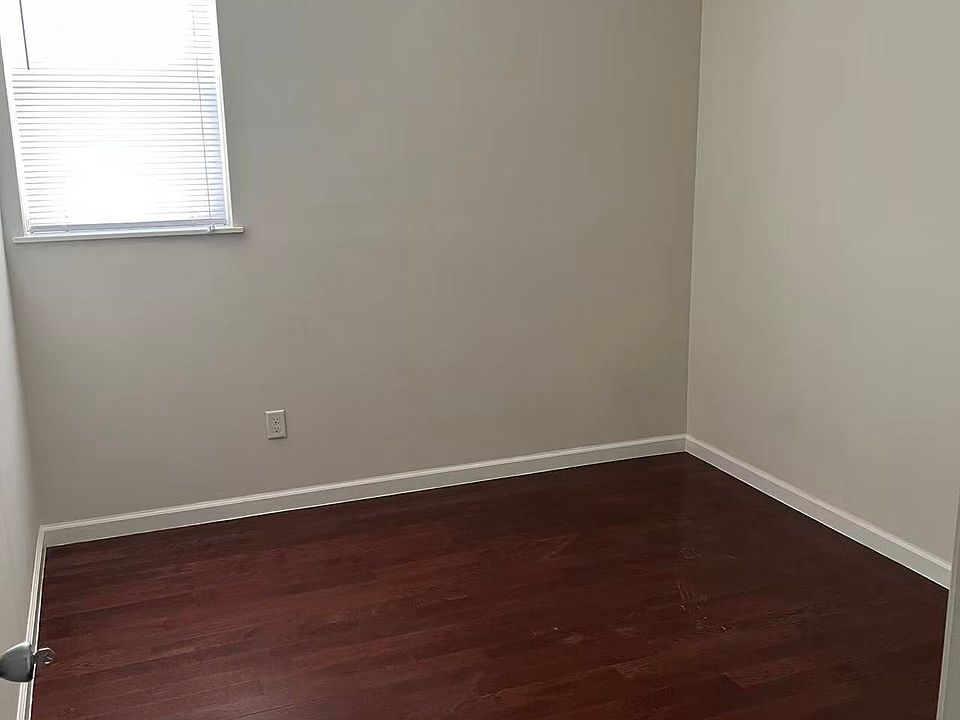 2nd image of 729 W Ritner St #1