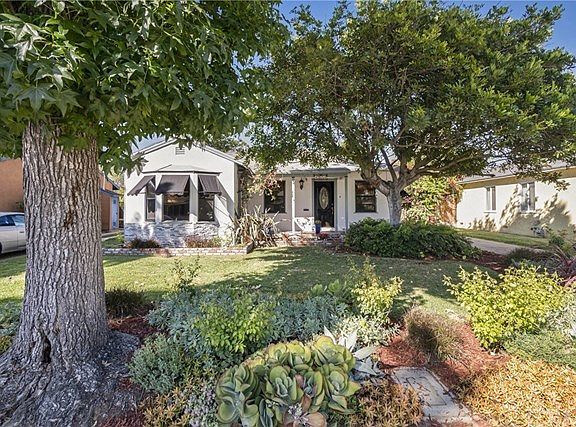 3rd image of 10551 Rose Dr