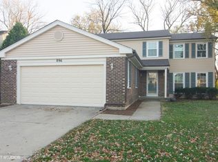 896 Shambliss Ln, Buffalo Grove, IL