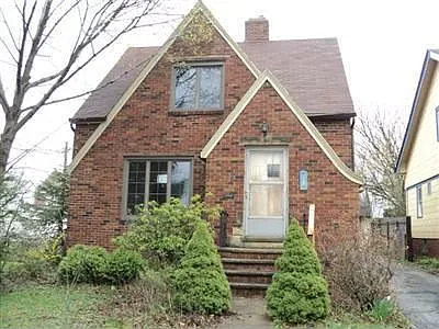 1127 Oxford Rd photo 1