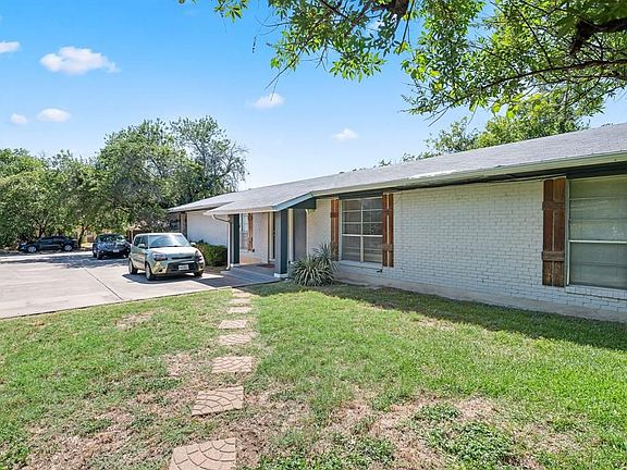 5th image of 2712 Saint Edwards Cir #B