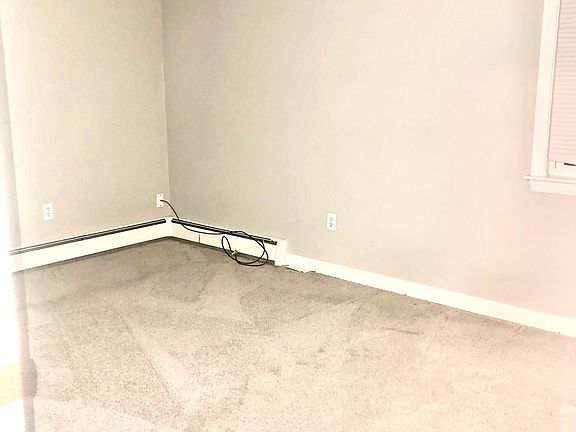 Large master bd with very large oversized closet