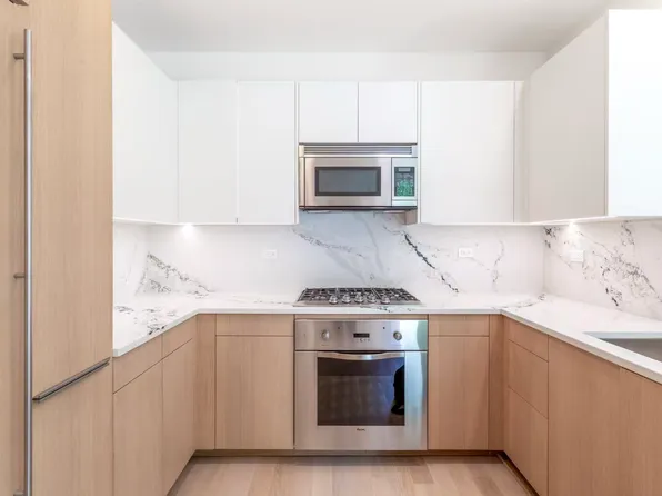 250 East 49th Street 5F image 1 of 13