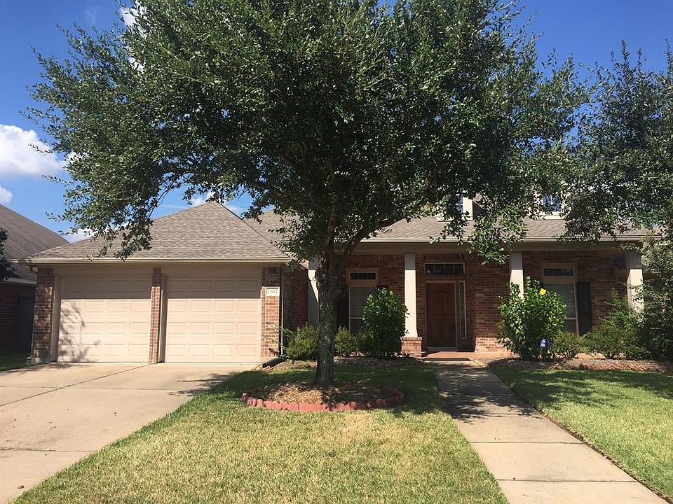 1st image of 15922 Bishops Glen Ln