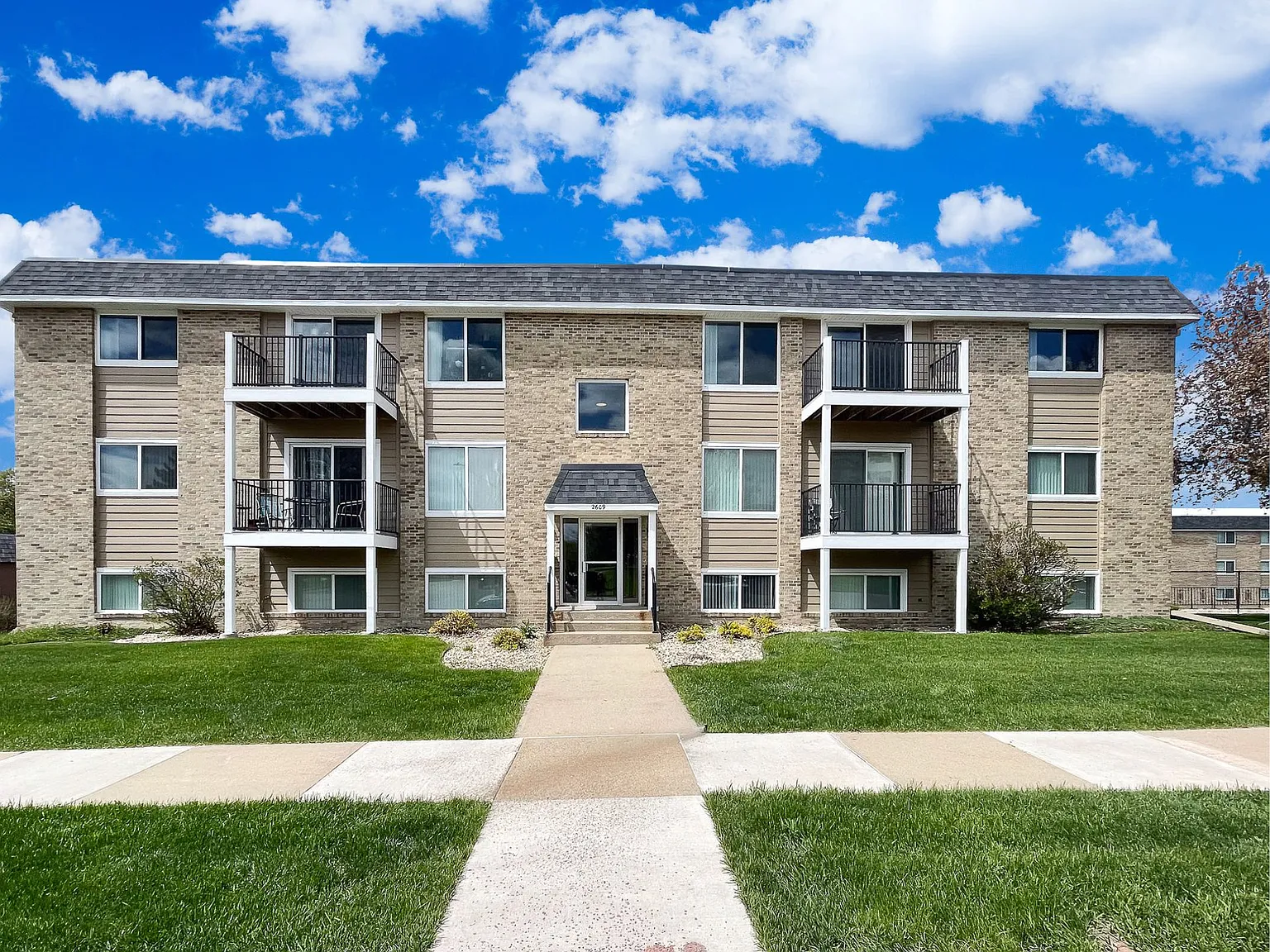 **Limited Time Special! Up to 2 Months Free Rent — Photo 2