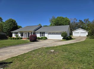 123 Amberwood Ln, Mauldin, SC 29662