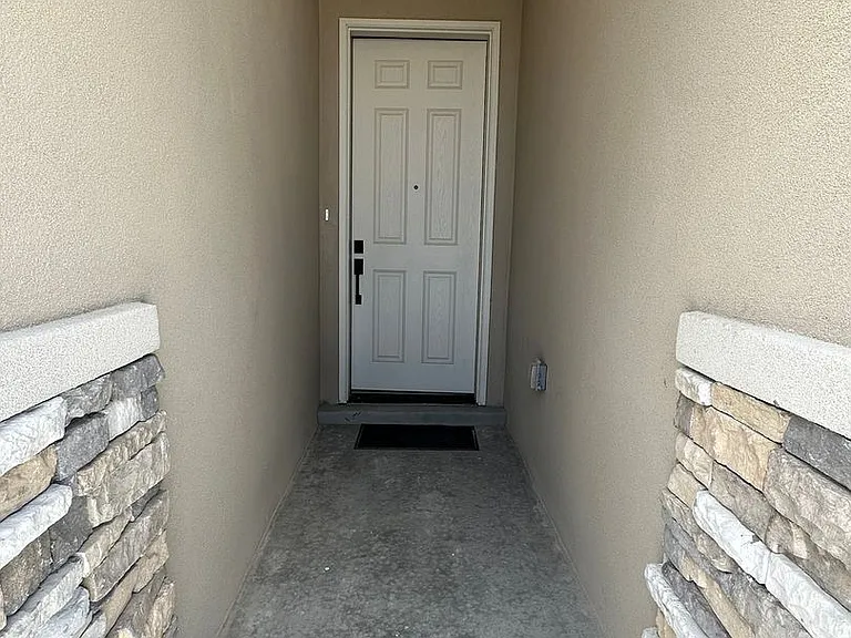 1471 Cabin Creek Ave — Photo 2