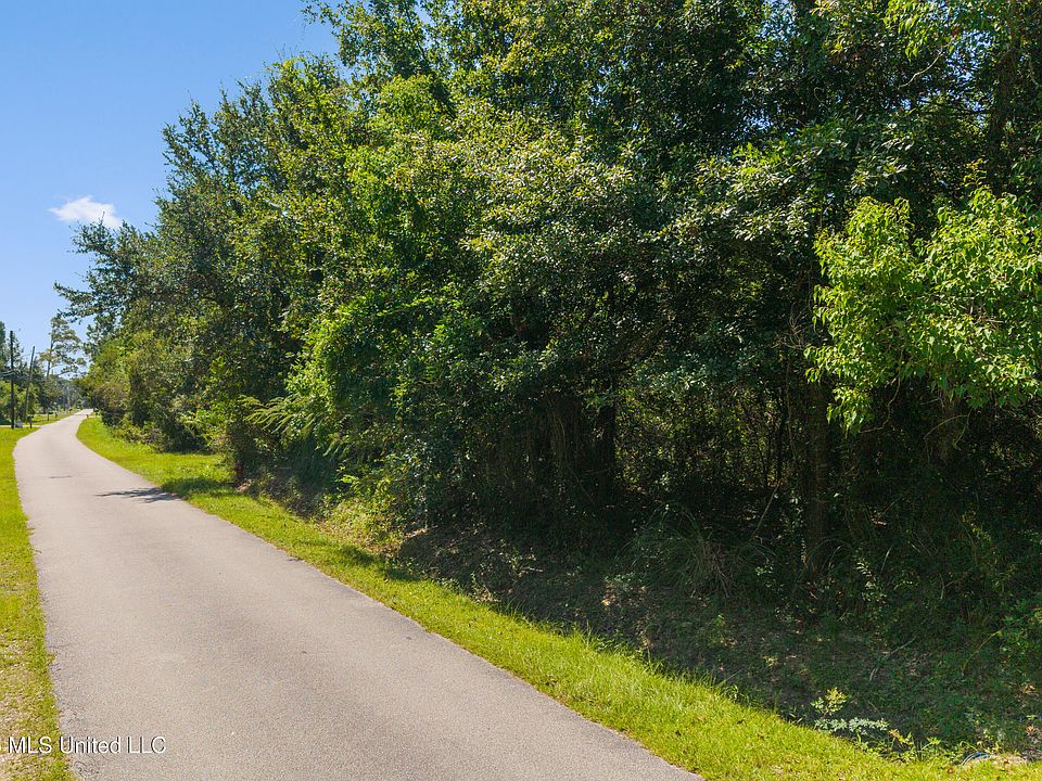 1st image of 315 Sandy St