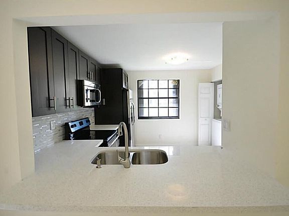 Withe Quartz Countertops