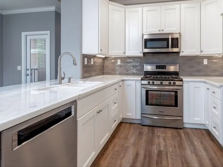 27292 Riverview Ln — Photo 1