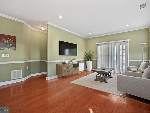 5th image of 259 Meadowlark Dr