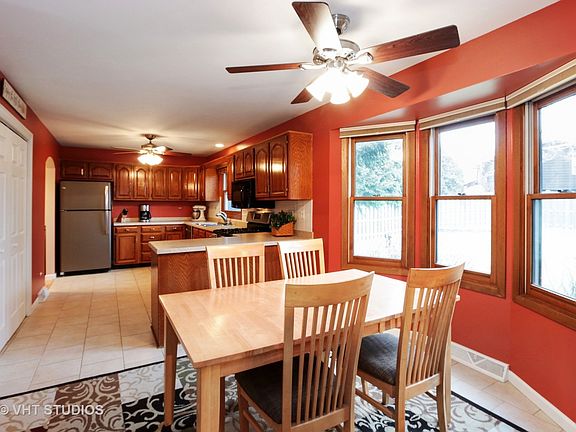5th image of 660 Blue Spruce Ln