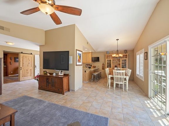 4th image of 10888 Pointed Oak Ln