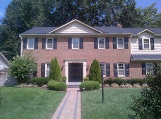 1700 Elkin St, Alexandria, VA 22308