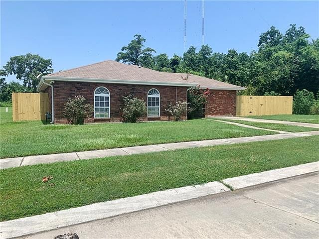 2nd image of 3812 Veronica Dr