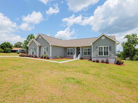 2nd image of 484 NE Fraleigh Dr