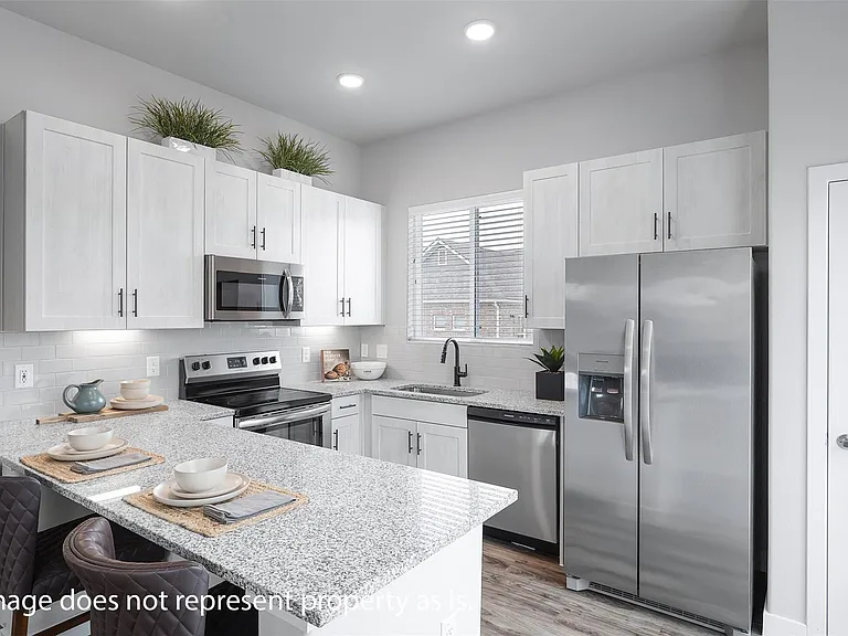 7224 Tree Ln — Photo 8