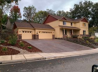 2246 Haviland Dr, Grants Pass, OR 97527