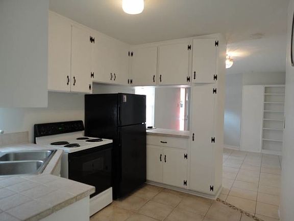 4th image of 2908 Formosa Ave