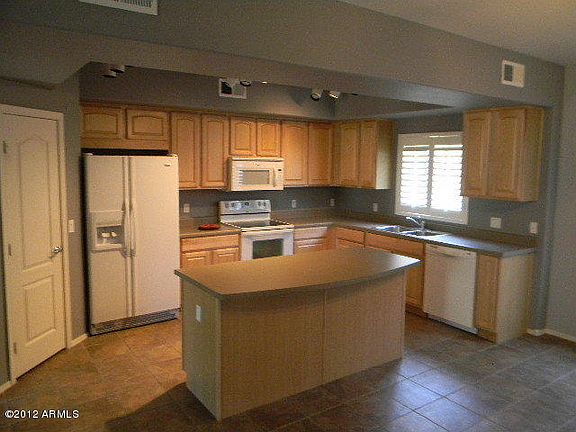 4th image of 16825 N 14th St Unit 29