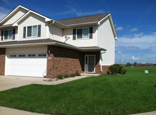 907 SE Crossings Ln, Grimes, IA 50111