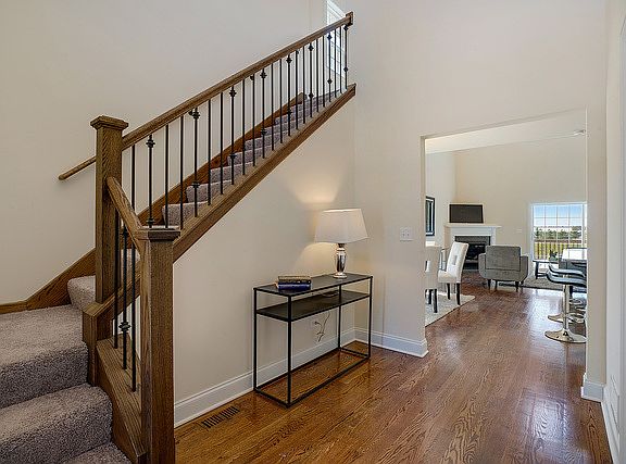 5th image of 9423 Parkwood Ln