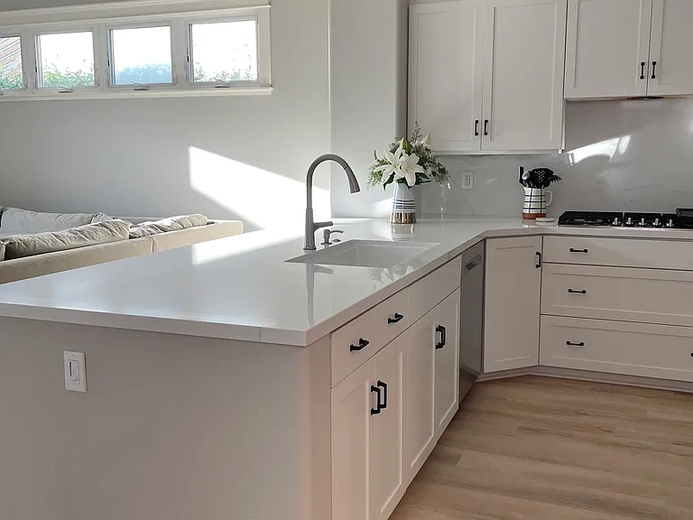 314 E Ave — Photo 10