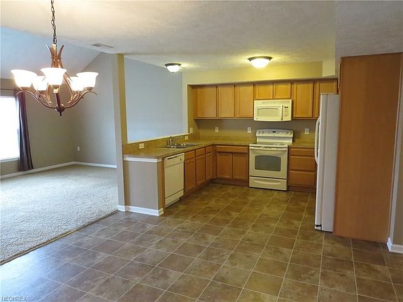3rd image of 6531 Bayside Dr Unit 40