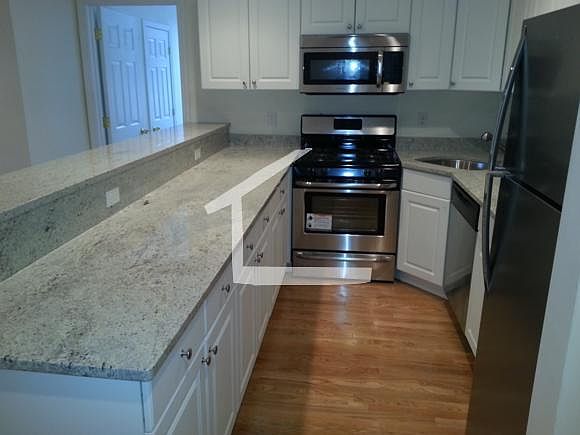1st image of 65 Egmont St APT 1A