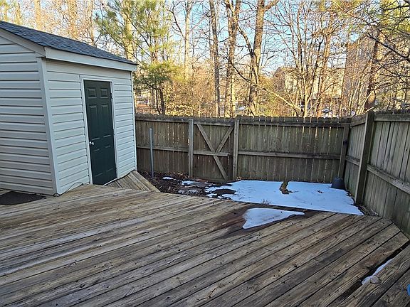3rd image of 2845 Queensland Dr