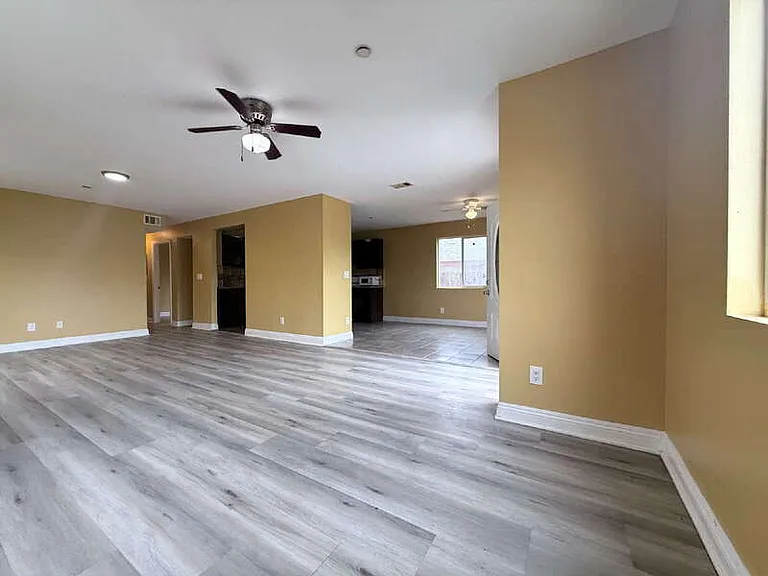 9011 Orchard Ave — Photo 3