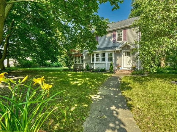 775 Bay Rd, Webster, NY 14580
