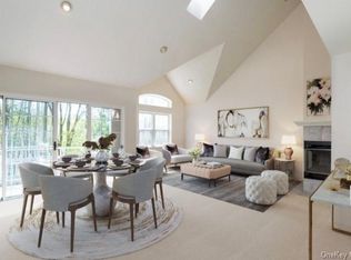 1 Deertree Ln, Briarcliff Manor, NY 10510